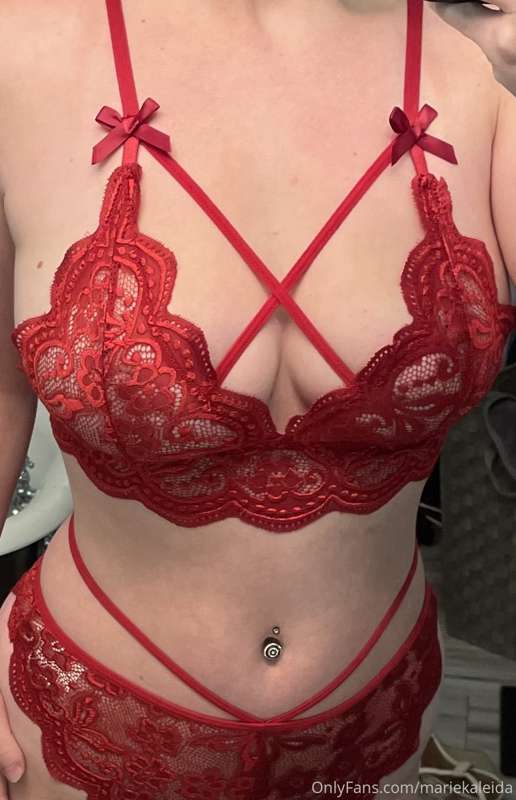 Preview for Friday’s post 😍 wanna see a video of me strippin..