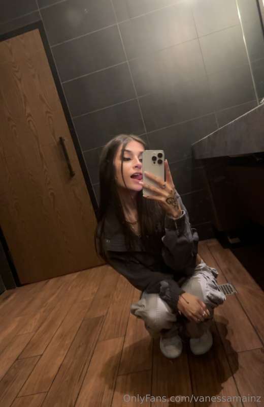 I'm not just another pretty face 😏 DM me to find out what I ..