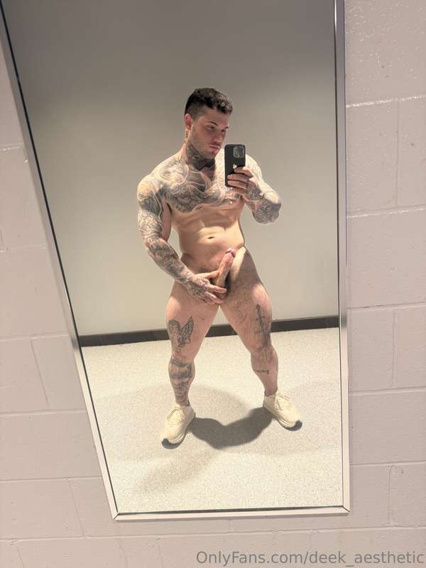 Imagine if you walked in….. 🥵😍 3