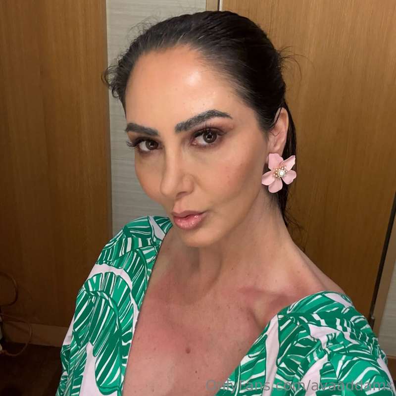 I love a theme night! How do I look? 💋