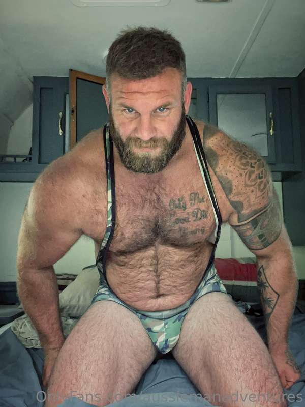 Swipe left to uncover some Australian meat 😏 2
