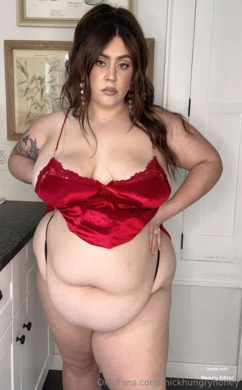 I didn’t even ask to be this fat and hot 1