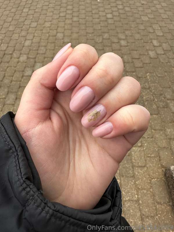 I bite my nails intensely, down to the point of 🩸 and pain. .. 5