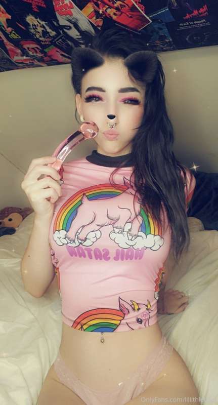 💦🎀 look st my pretty pink new toy! 🎀💦 1