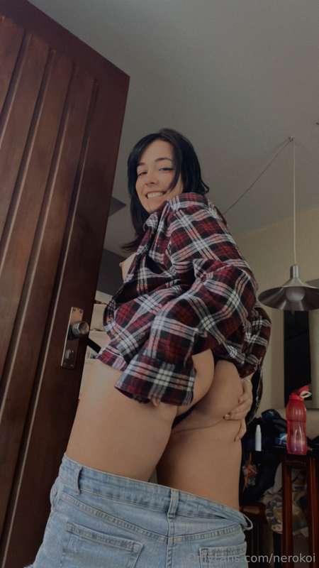 Hewwo guys 😏  Did u like my outfit? Later I’ll send a gift i.. 10