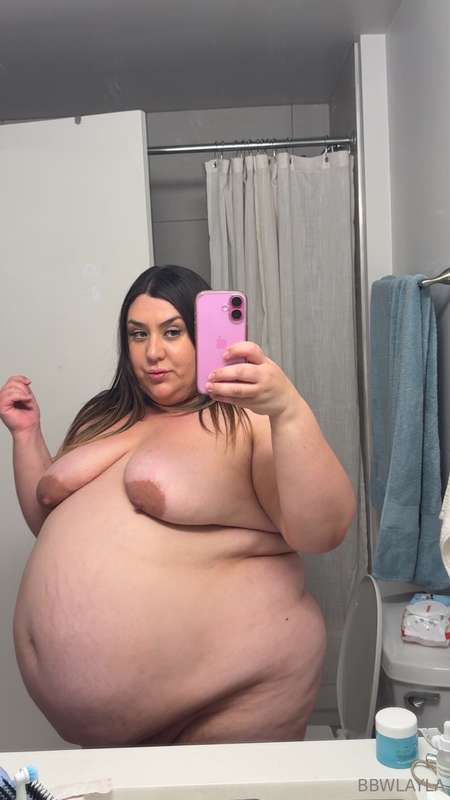 I’m swelling up like a prized fucking pig lately 😳my belly i.. 4