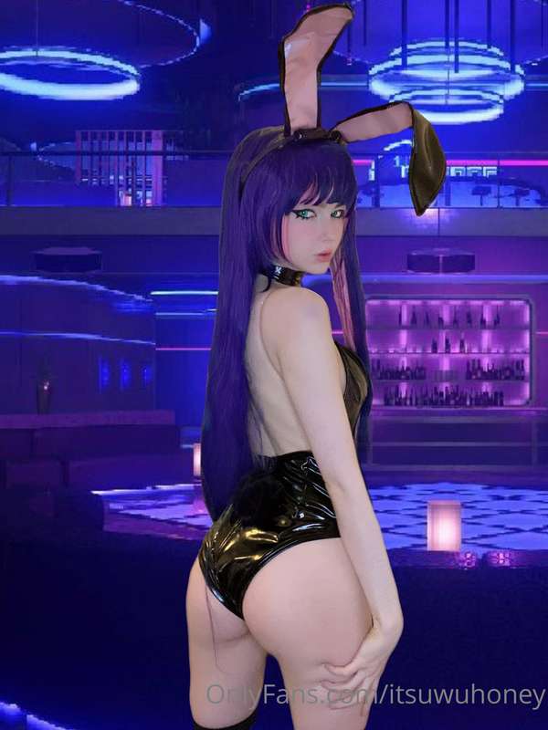 I don’t like how this cosplay turned out, but here it is. 🤷🏻.. 3