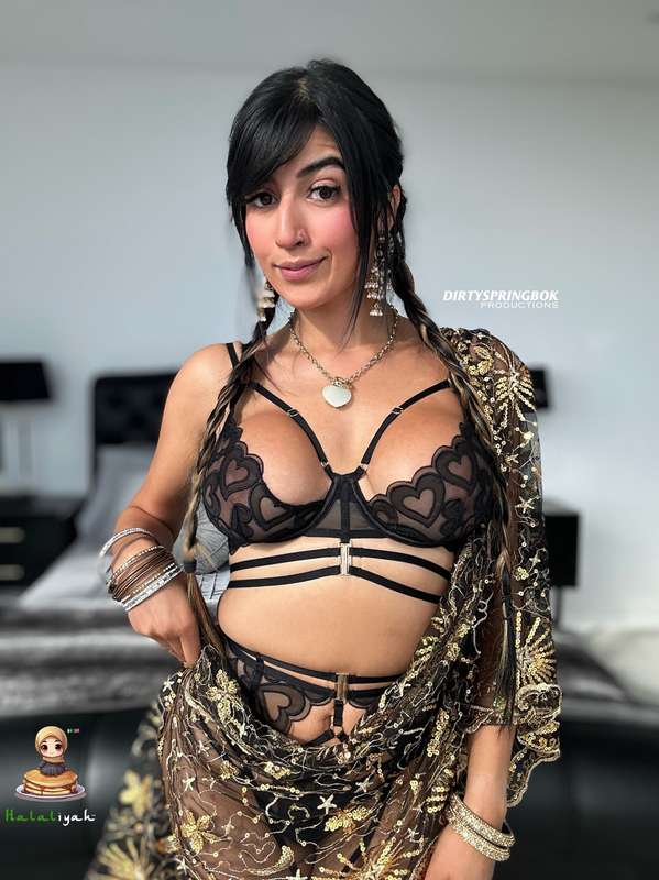 Am I a cute Pakistani Gashti? 4