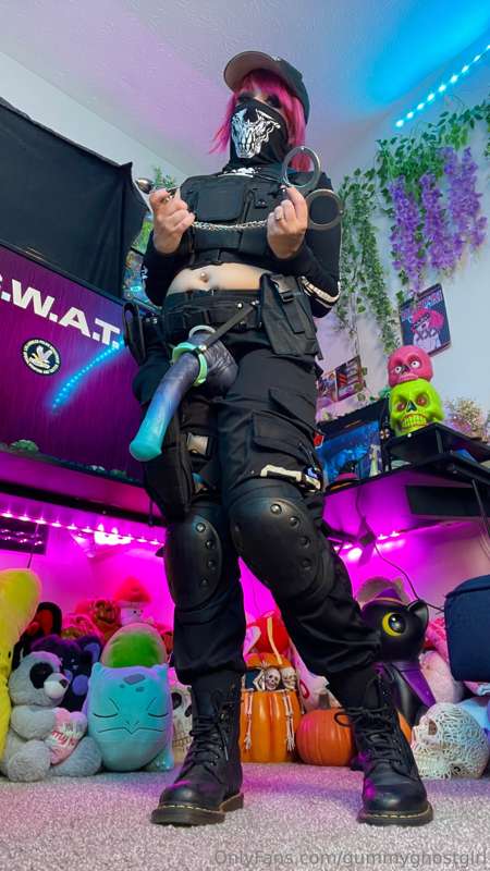 Long dick of the law 😏👉👉 9