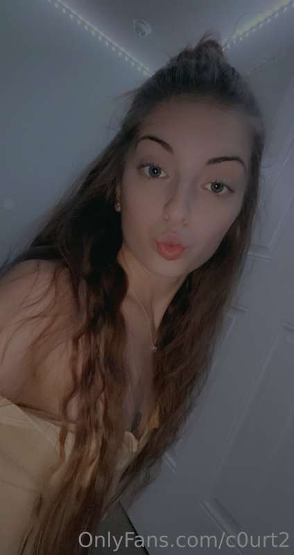 saturday night, what’s everyone doing tonight? 😇