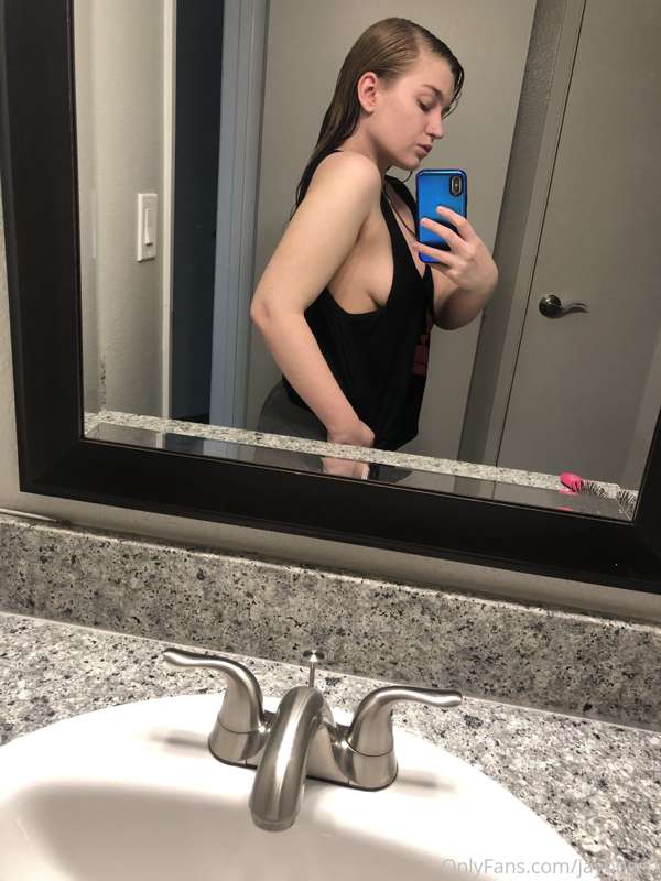 Side boob ✌🏻 5