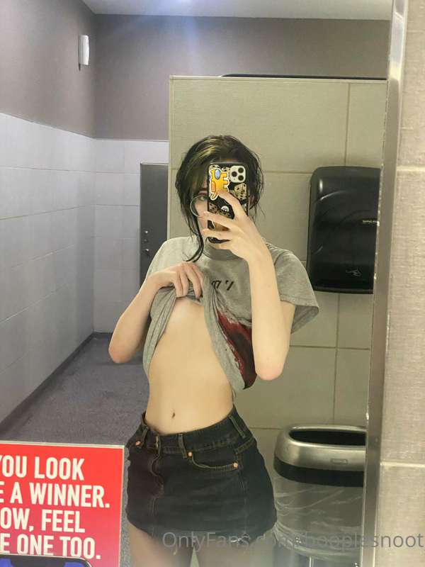 i know u guys like pubwlic stuff so … pics of me after playi.. 8