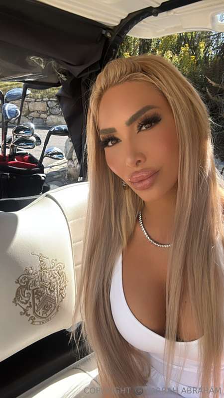 Driving tips welcome… but my riding tips cost extra. 😘 #Dont..