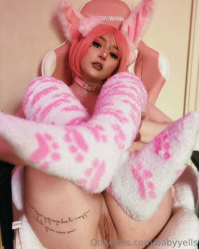 love my cozy socks💗 2