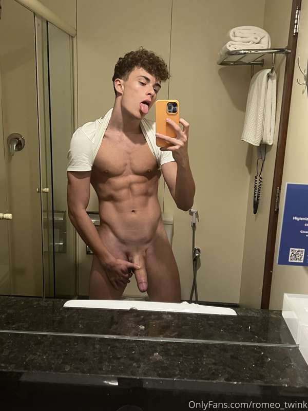 Romeo_Twink - Onlyfans - 08 Dec, 2021 2