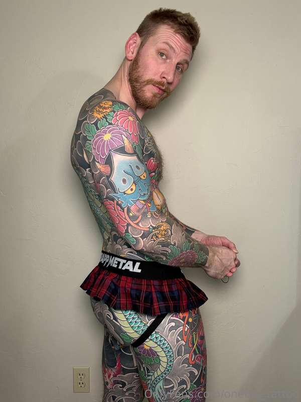 If this post hits 30 likes…. It’s booty hole time tomorrow.😏..