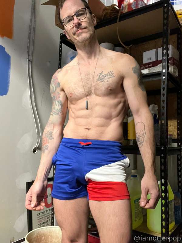 Some pics at my gym over last few days and from my gogo danc.. 1