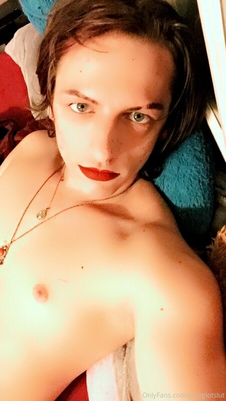 My friend did my lipstick and eyebrows 7