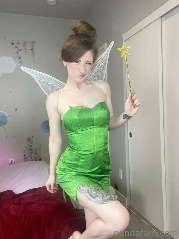 Tinkerbell being her tinkerslut self 😝✨🧚🏻‍♀️