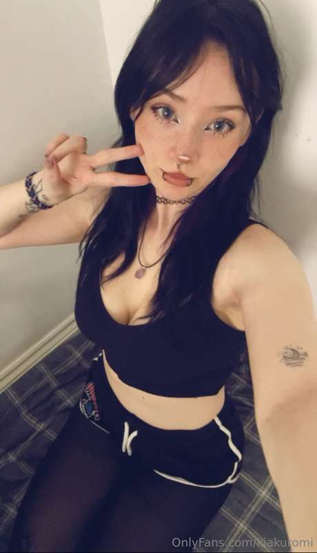 Kiakuromi - Onlyfans - 13 Apr, 2024