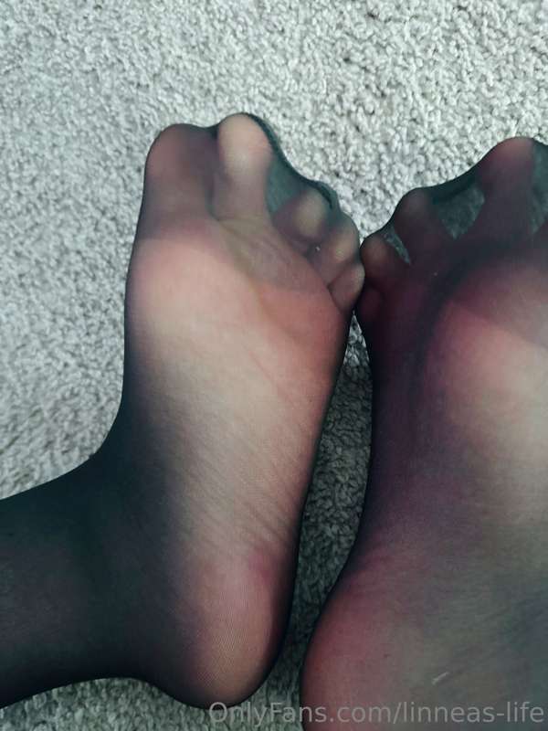 Did someone say feet 🦶I had a lot of foot content requests s.. 3
