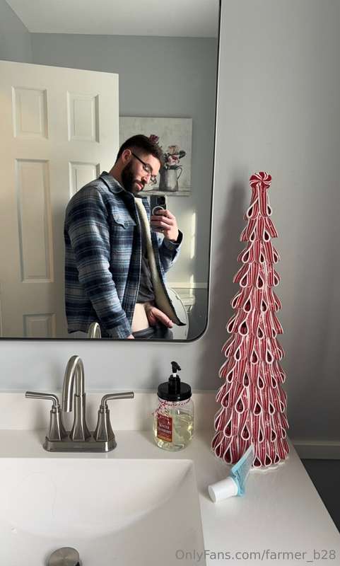 Been taking this herb supplement and my cock’s been looking .. 2
