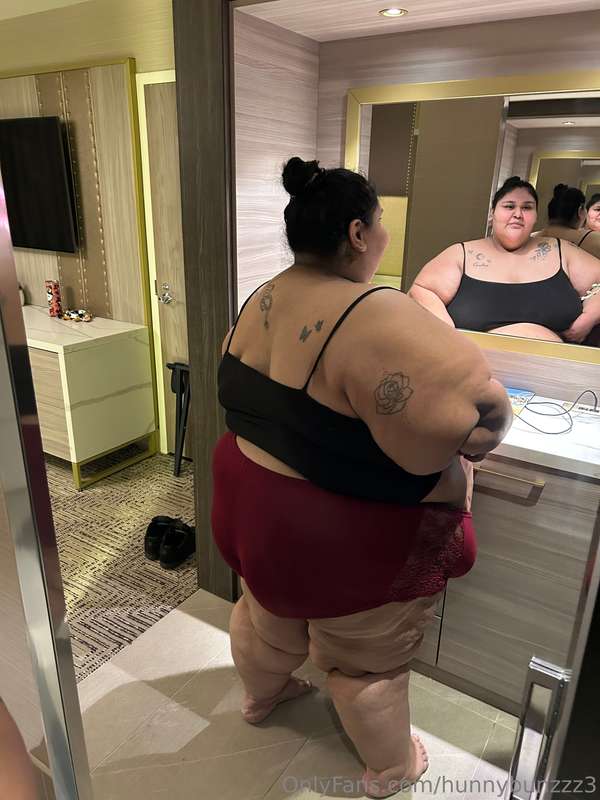 Heheh always captures how big i look at different angles 🤭❤️ 6