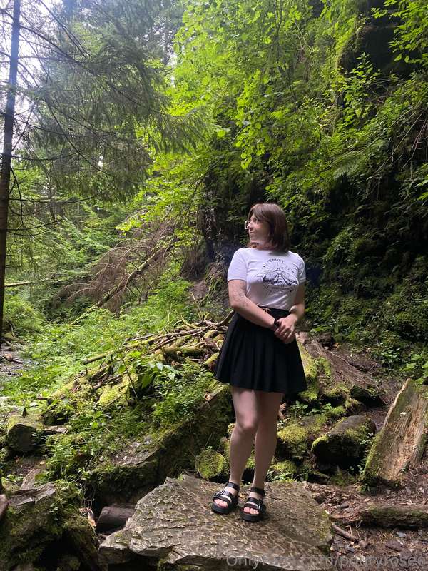 a nice view behind me?👉👈😊 1