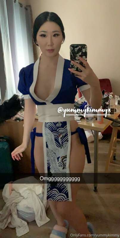 I posted this on Snapchat but omg my Kasumi cosplay came!! I..