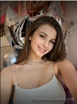 She's waiting for you👉🔥@annie_aa 🔥
Sexy @annie_aa  with big ..