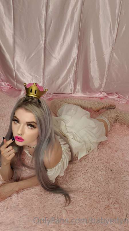 Princess Peach is such a slutty name if you ask me 🍑🍑🍑