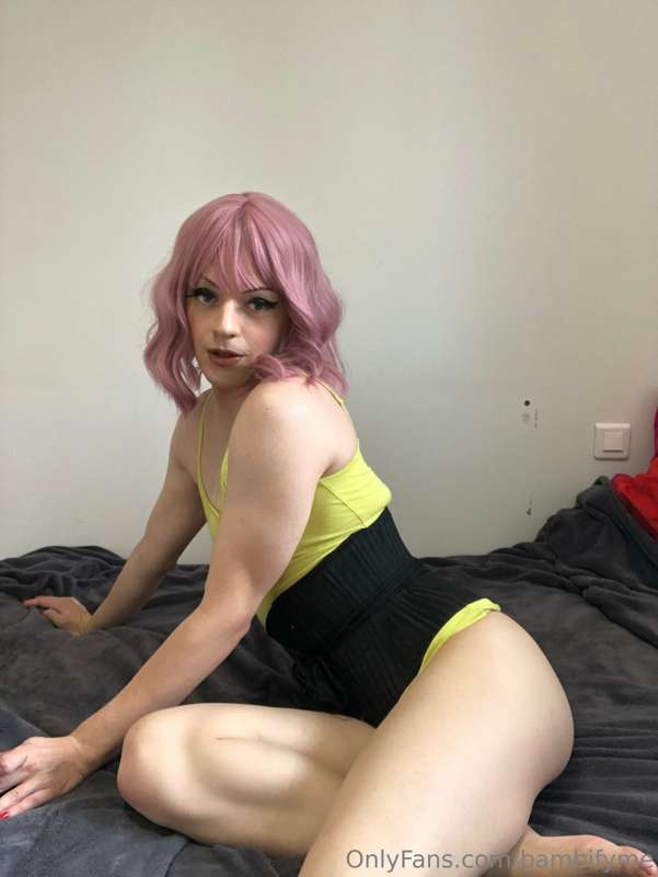 Feeling frisky today 😳
And did you notice it ?
The pink wig .. 1