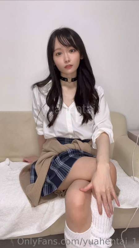 Gal JK Cosplay ❣️
“Otaku-kun see too much〜❤️”

Do I look lik.. 5