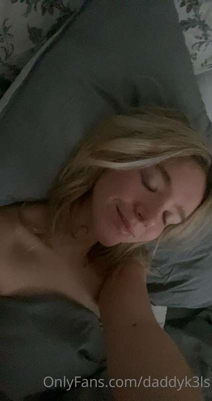 good morning im wanting to drain some balls todayy😈