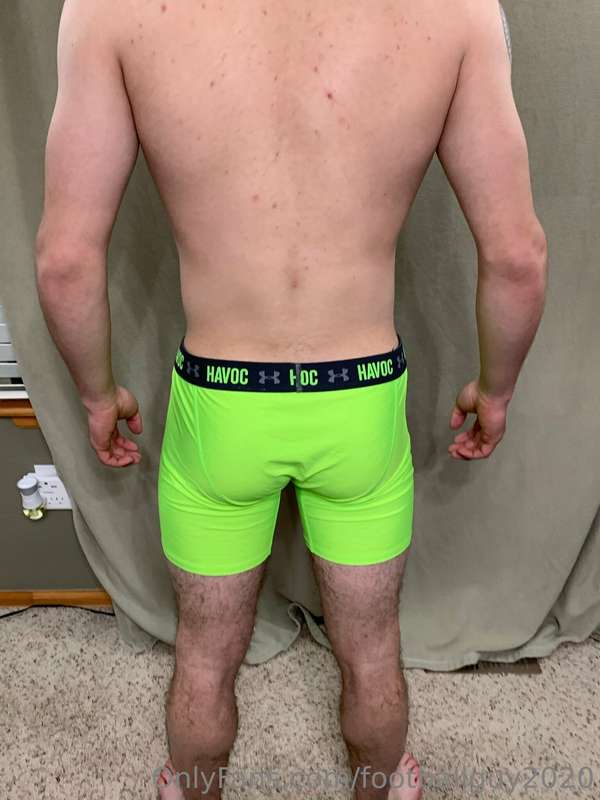 More undies pics from a photo shoot a while back - enjoy. Ca.. 9