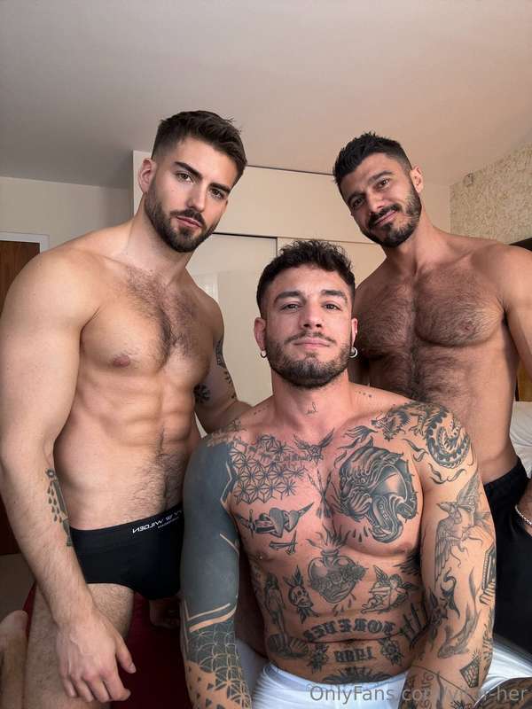 New collab post on Sunday of my threesome with @itsinkedalex..