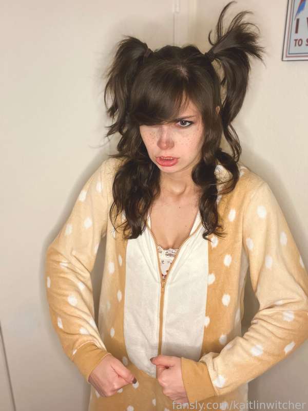 Kaitlinwitcher - Fansly - 11 Dec, 2023