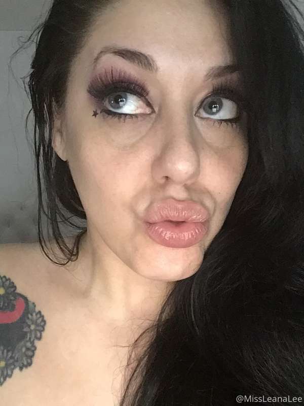 Buy a coffee ☕️ and a treat? Do you like my lips?