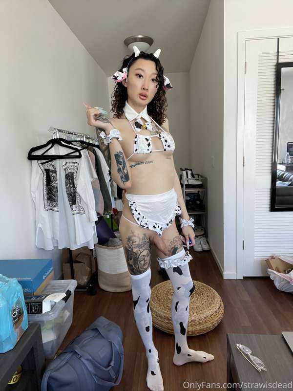 Are you all sick of this outfit yet? Daddy says I can get ou.. 5