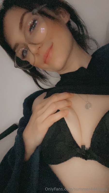 hair change, same horny bitch