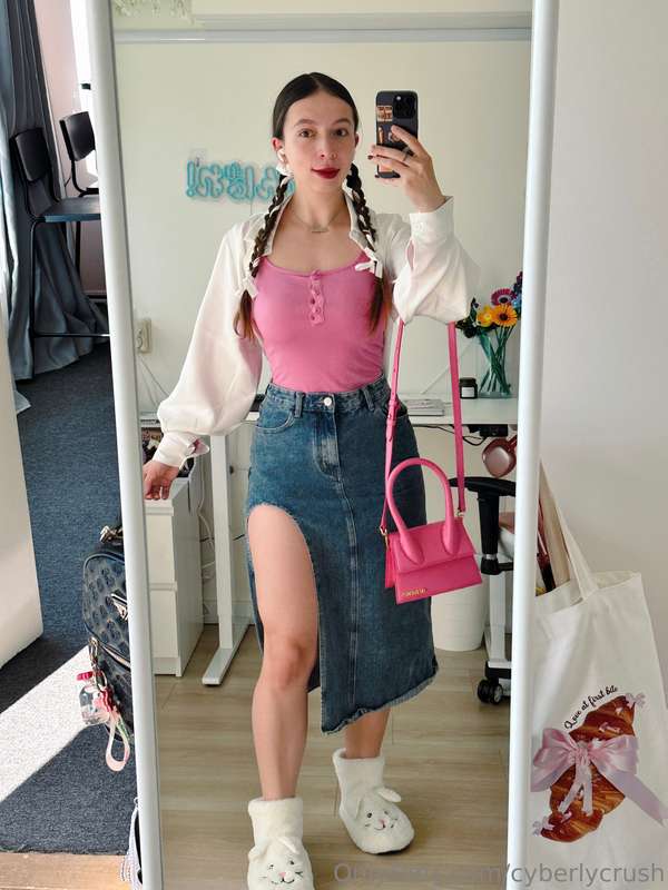 Felt cute, might delete later 🥵😋