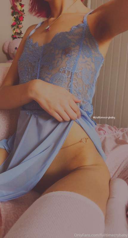 onlyfans is seriously not lettng me dm anyone right now ahhh.. 2