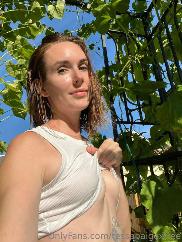 For the lucky few that just saw my boobs, you’re welcome 😉