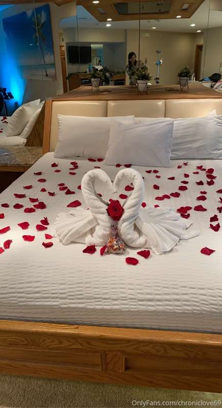 First night at the Spa Suite 🙌🏼💓🌹