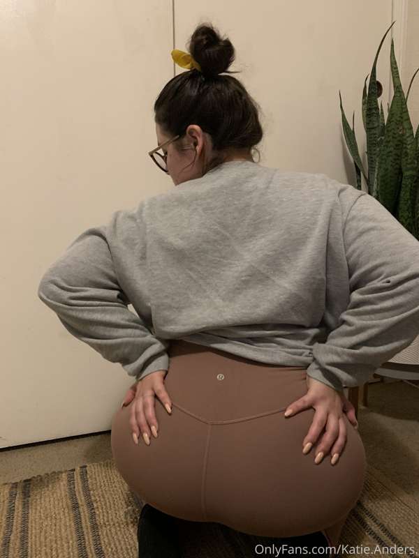 Tights and a sweater are my favorite thing to wear ❤️