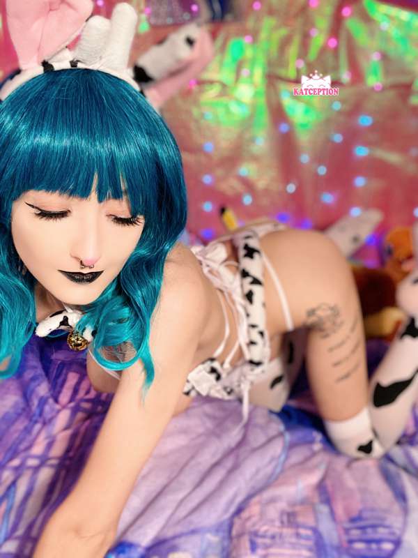 Sexy cow cosplay 💓