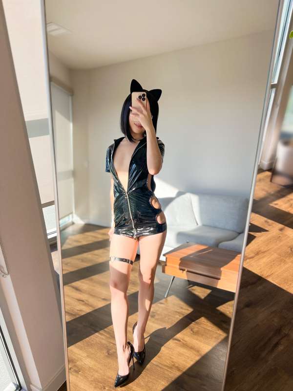 Do you believe black cats are bad luck? 😜 *3 photos* 1