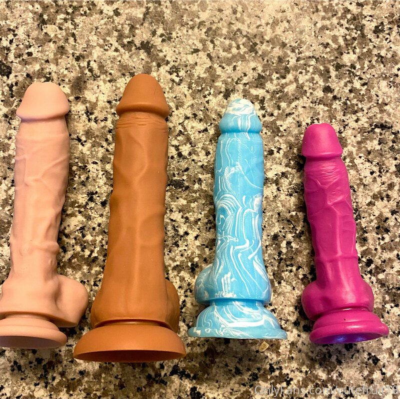 i got a couple of new dildos! i included my other ones in th..