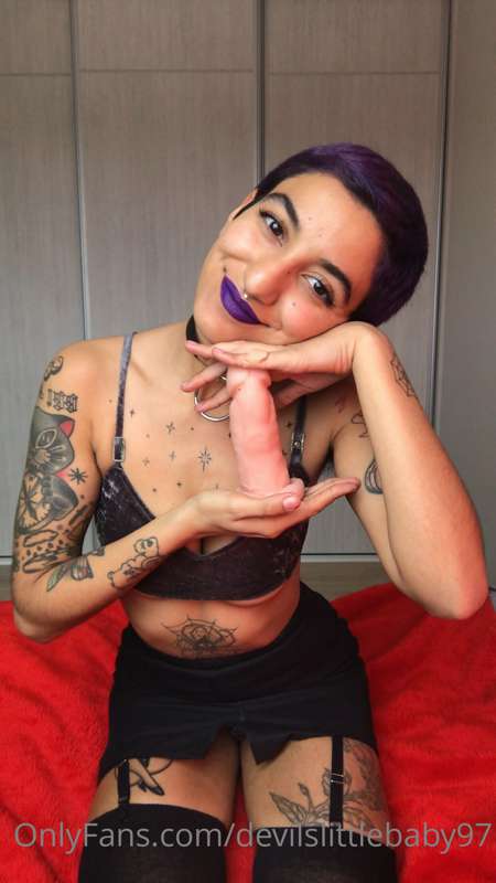 mornin y'all 🥰 goddess wants to ruin some asses and dignitie..