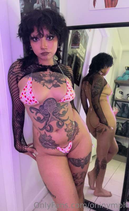 In love w this bikini!! 8
